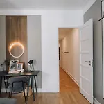 Апартаменти Barnett - 2 Bedrooms And Balcony In Campolide Лісабон