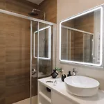 Barnett - 2 Bedrooms And Balcony In Campolide Апартаменти