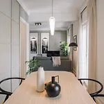 Апартаменти Barnett - 2 Bedrooms And Balcony In Campolide *