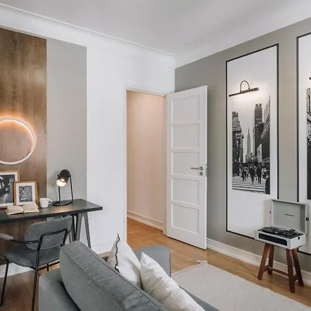 Barnett - 2 Bedrooms And Balcony In Campolide Апартаменти Лісабон