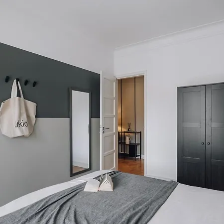 Barnett - 2 Bedrooms And Balcony In Campolide