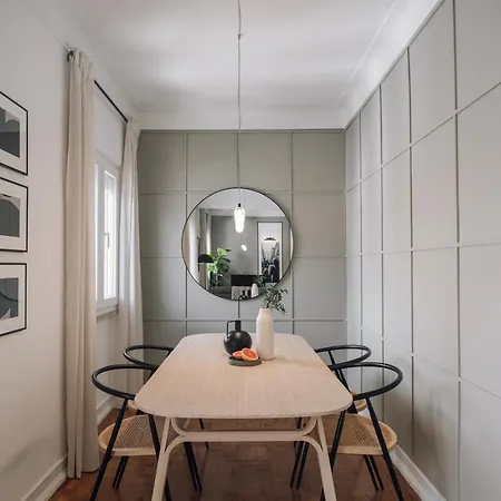 Barnett - 2 Bedrooms And Balcony In Campolide