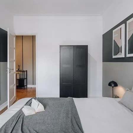 Barnett - 2 Bedrooms And Balcony In Campolide Lisbona