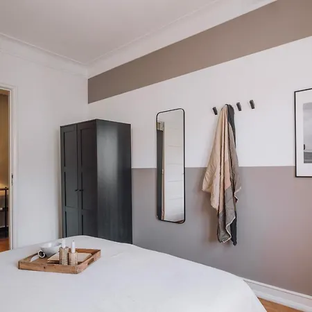 Barnett - 2 Bedrooms And Balcony In Campolide