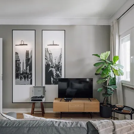 Barnett - 2 Bedrooms And Balcony In Campolide